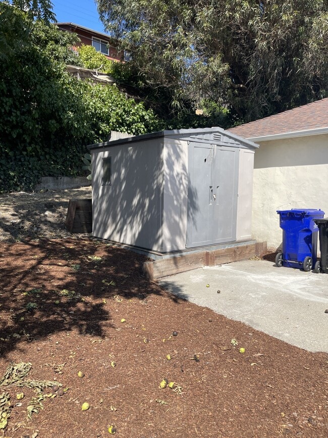 Building Photo - 3069 Rollingwood Dr