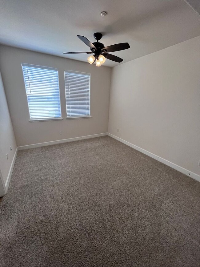 Building Photo - BEAUTIFUL CONDO AT THE PHOENICIAN IN ROSEV...