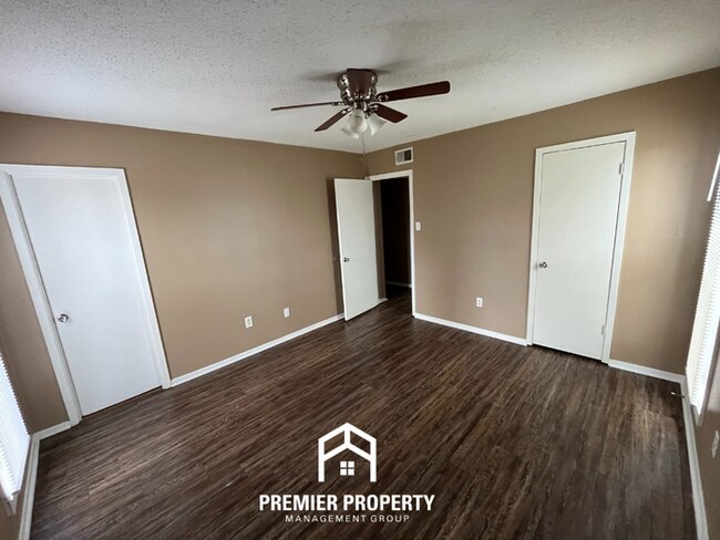 Building Photo - 3 Bedroom Home for Rent in Memphis | Formal Dining Room & Fenced Yard