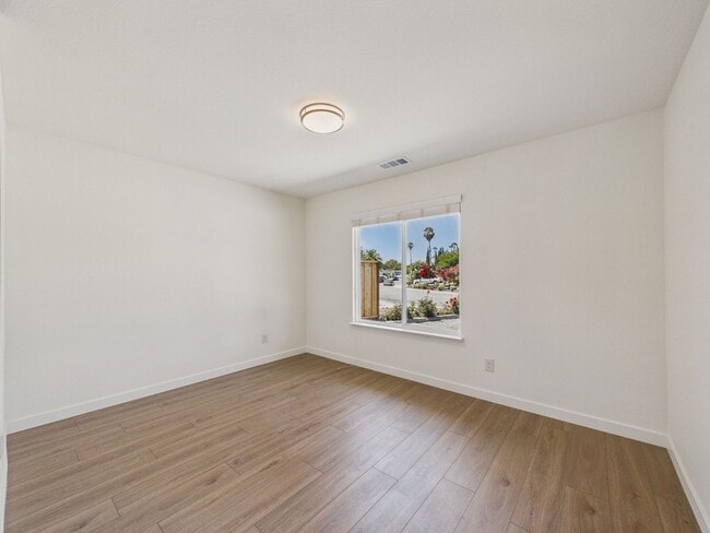 Building Photo - COMPLETELY BRAND NEW HOUSE from ground up! Available NOW $5,300