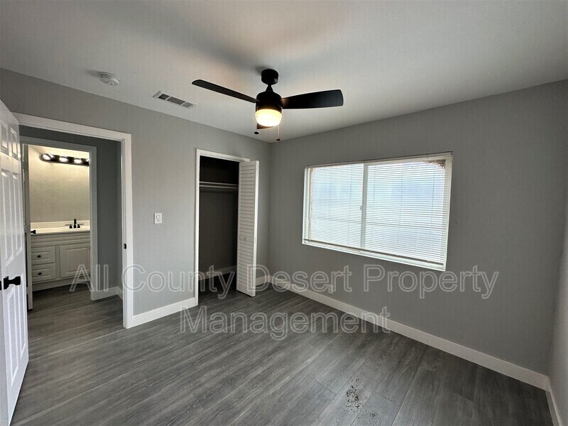 Building Photo - 33891 Via De Anza