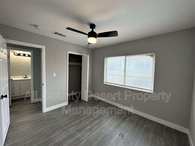 Building Photo - 33891 Via De Anza