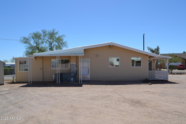 Building Photo - 677 S Warner Dr