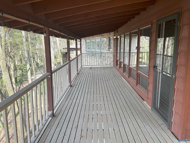 Building Photo - 1707 SE Mountainbrook Dr