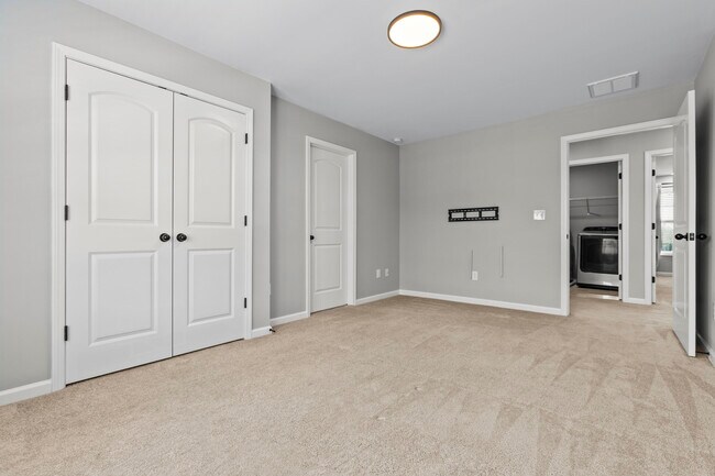 Building Photo - 2681 Rockaway Pl