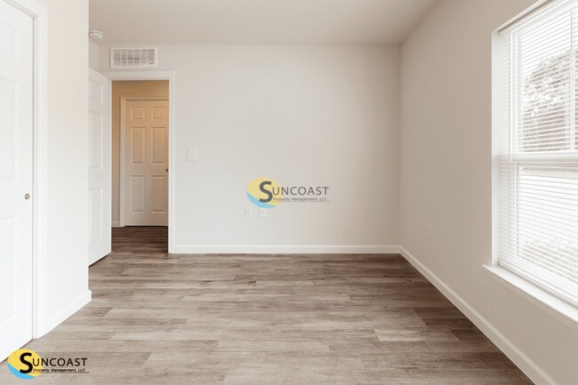 Building Photo - 1 Rosecroft Ln