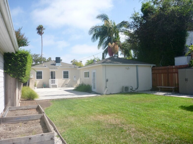 Building Photo - 845 Flower Ave