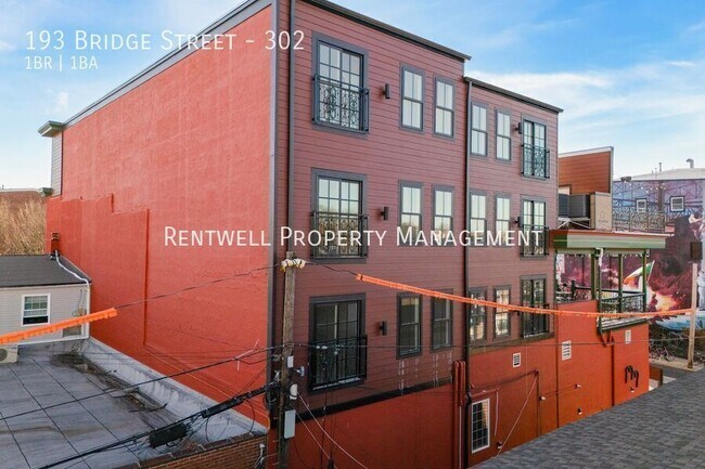 Building Photo - 193 Bridge St
