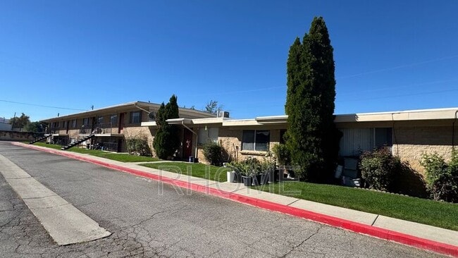 Building Photo - 267 W Center St