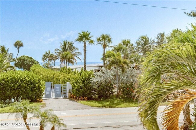 Building Photo - 1510 S Miramar Ave