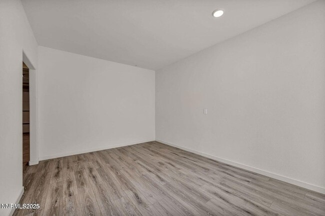 Building Photo - 557 California Ave