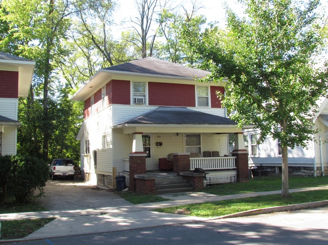 Building Photo - 3 Bedroom - 3.5 Bath