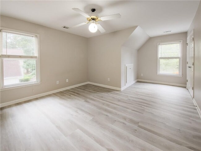 Building Photo - 7335 Craigleith Dr