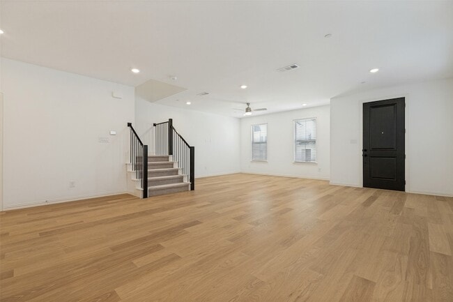 Building Photo - 4766 Lunker St