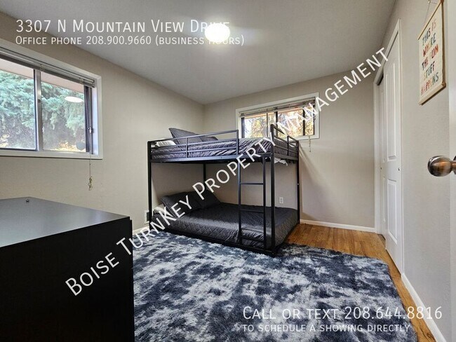 Building Photo - 3307 N Mountain View Dr