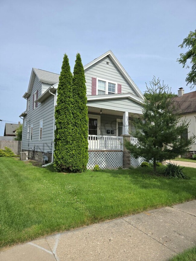 Building Photo - 4529 18th Ave