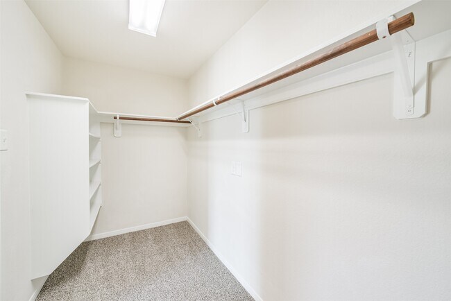 Building Photo - 21323 Slate Crossing Ln