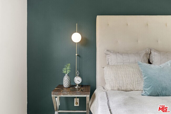 Building Photo - 1447 Stanford St