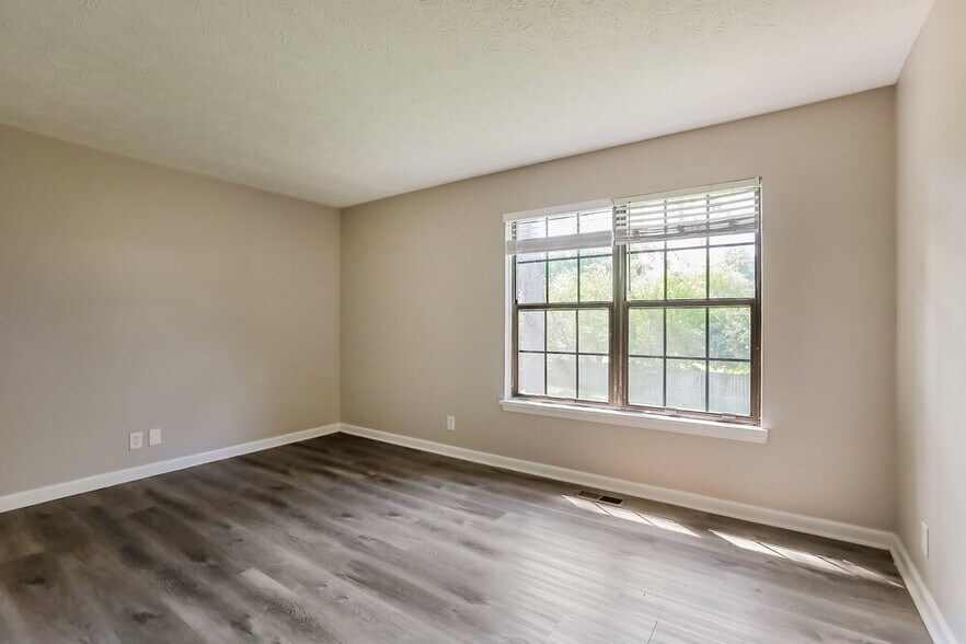 Building Photo - 6722 Foxfire Dr