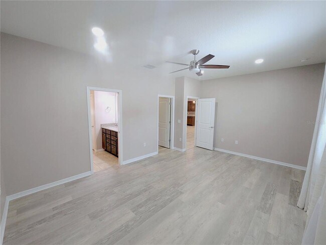 Building Photo - 18810 Birchwood Groves Dr