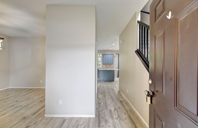 Building Photo - Large 2 Story 4bd 2.5ba Home in Vancouver