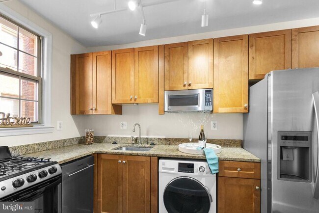 Building Photo - 1441 Euclid St NW