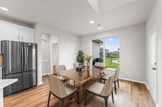 Building Photo - 9415 Vista Falls Ct