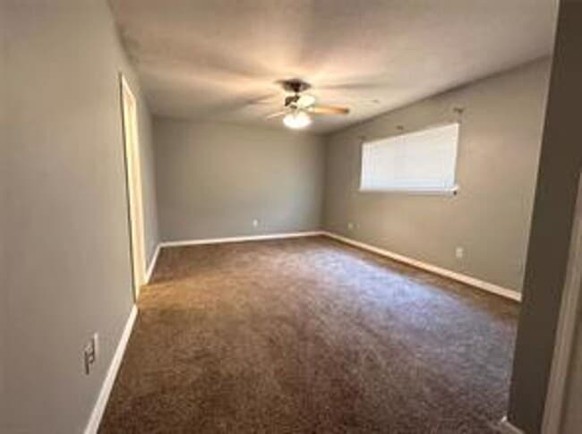 Building Photo - Great location in Plano! Ready beginning of Oct