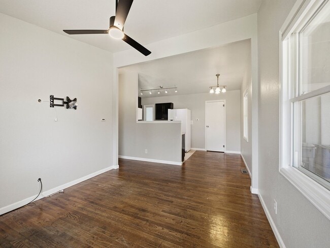 Building Photo - Updated 3 Bed Home with Vaulted Ceilings, Solar Panels & Large Corner Lot- $200 Lease Sign On Bonus!