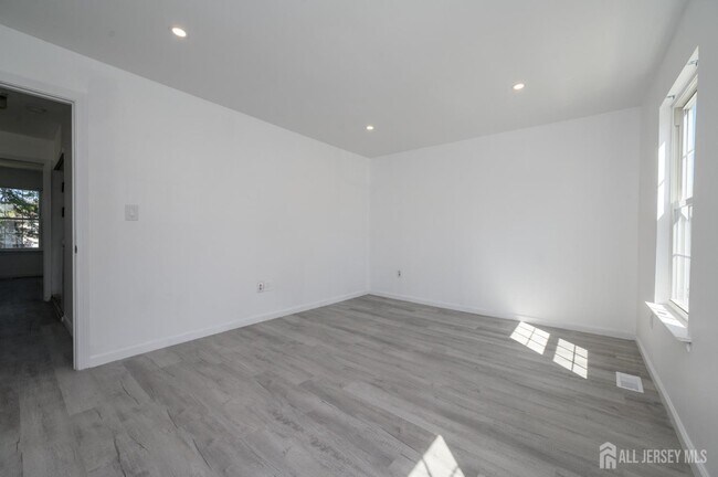 Building Photo - 805 Darlington Dr