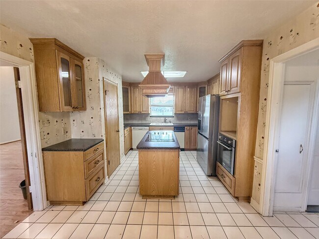 Building Photo - 13103 Holston Hills Dr
