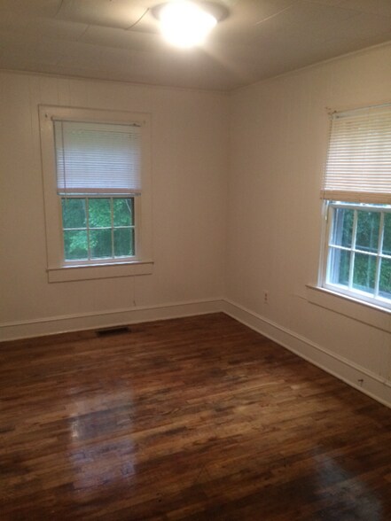 Primary Photo - 112 S Avondale Rd