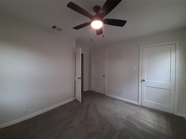 Building Photo - 7607 Moss Rose St