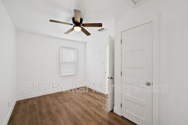 Building Photo - 300 W 100 N