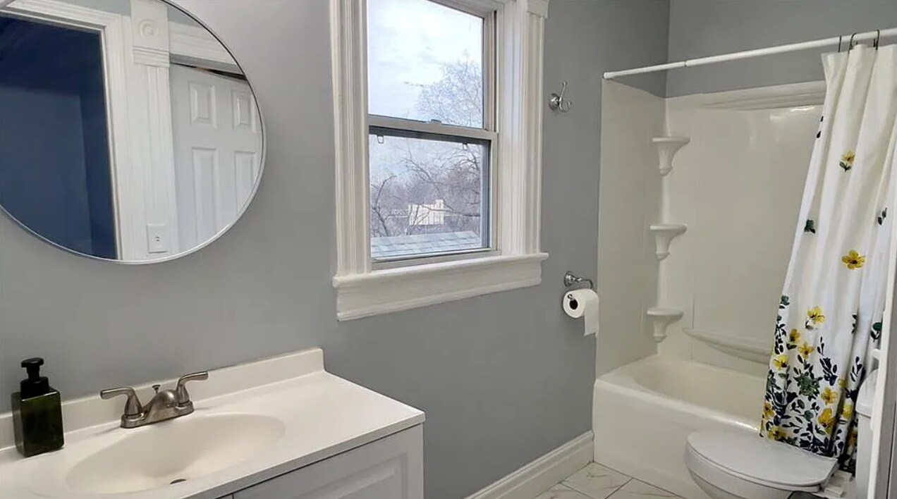 Building Photo - 523 Tracy Ave