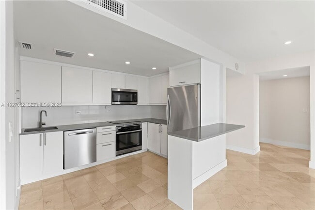 Building Photo - 2451 Brickell Ave