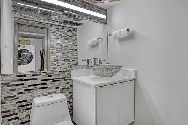 Building Photo - 3589 S Ocean Blvd