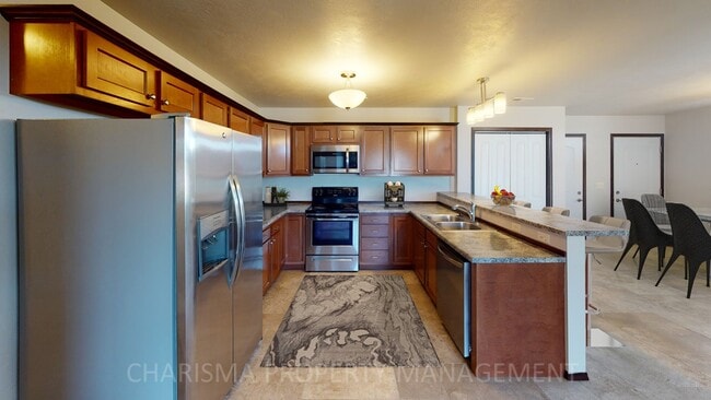 Building Photo - 273 Vernon Dr