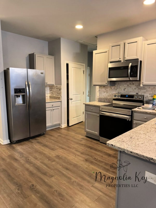 Building Photo - 599 Hay Hill Ln