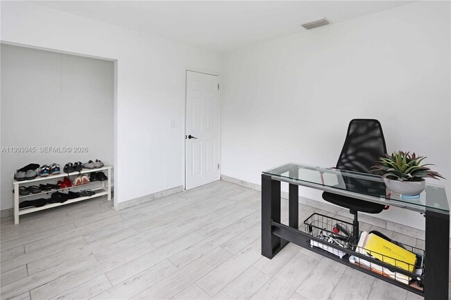 Building Photo - 1510 Hayes St