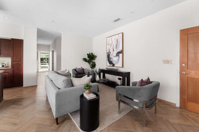 Building Photo - Sophisticated Living on Barton Springs