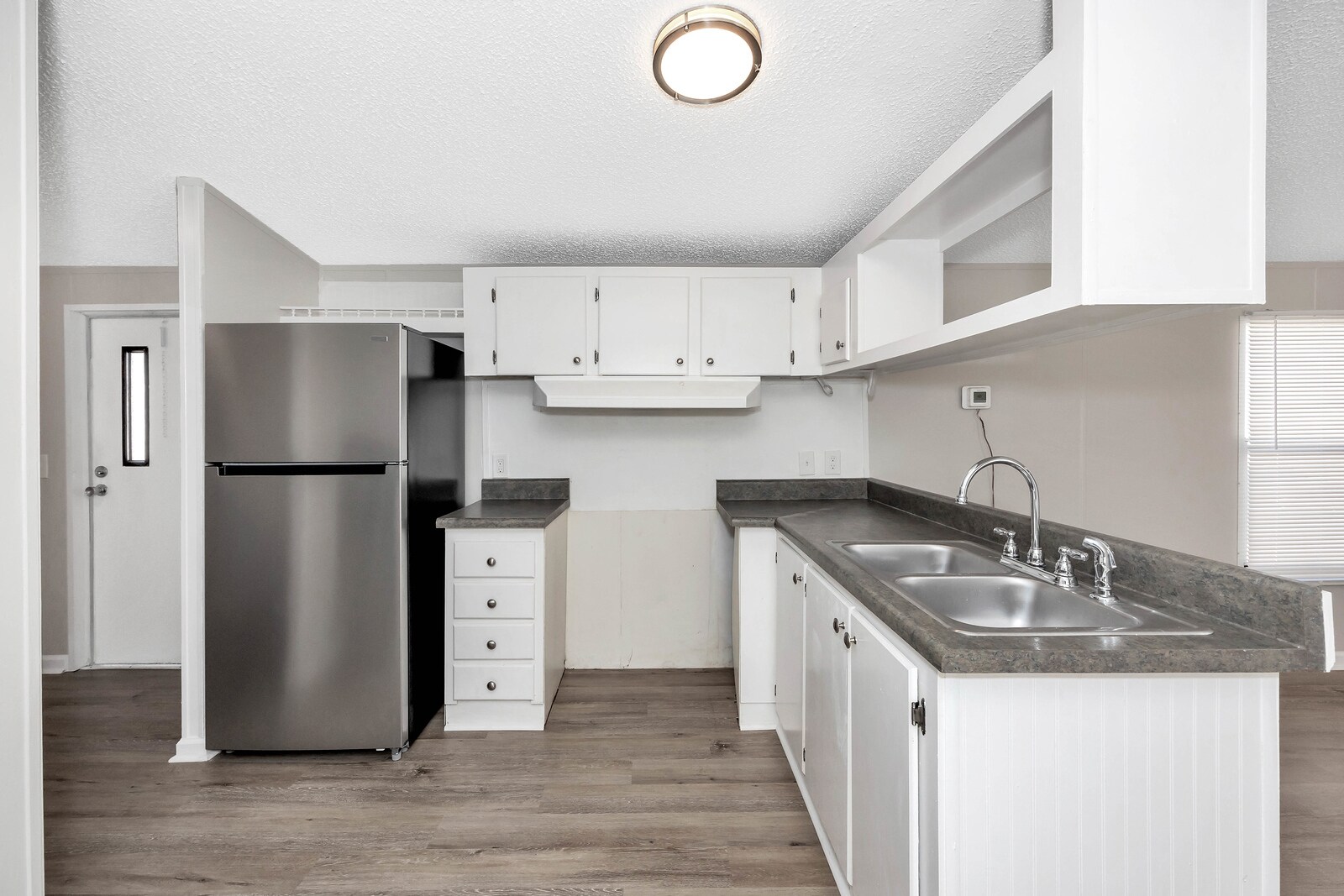 Building Photo - 415 W Limestone Rd