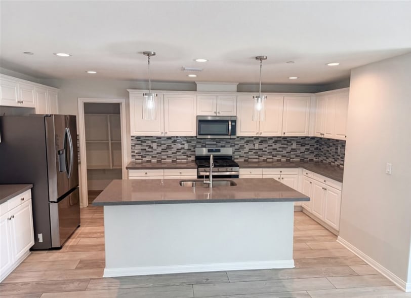 Building Photo - 26666 Dash Dr