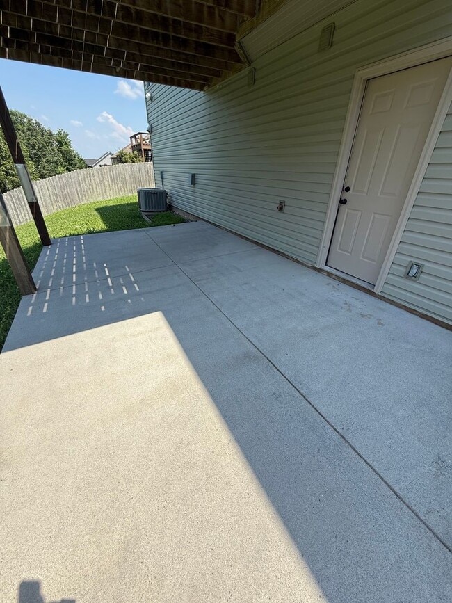 Building Photo - Soddy Daisy Rental Available with Full Bas...