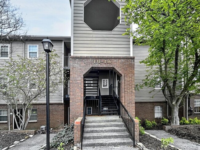 Building Photo - 135 West End Pl