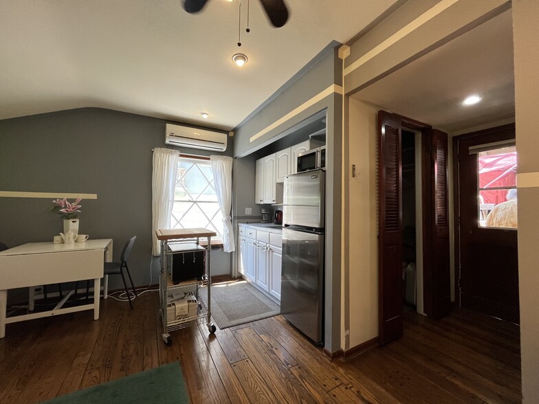 Kitchen and doorway to deck - 16765 Bosque Dr