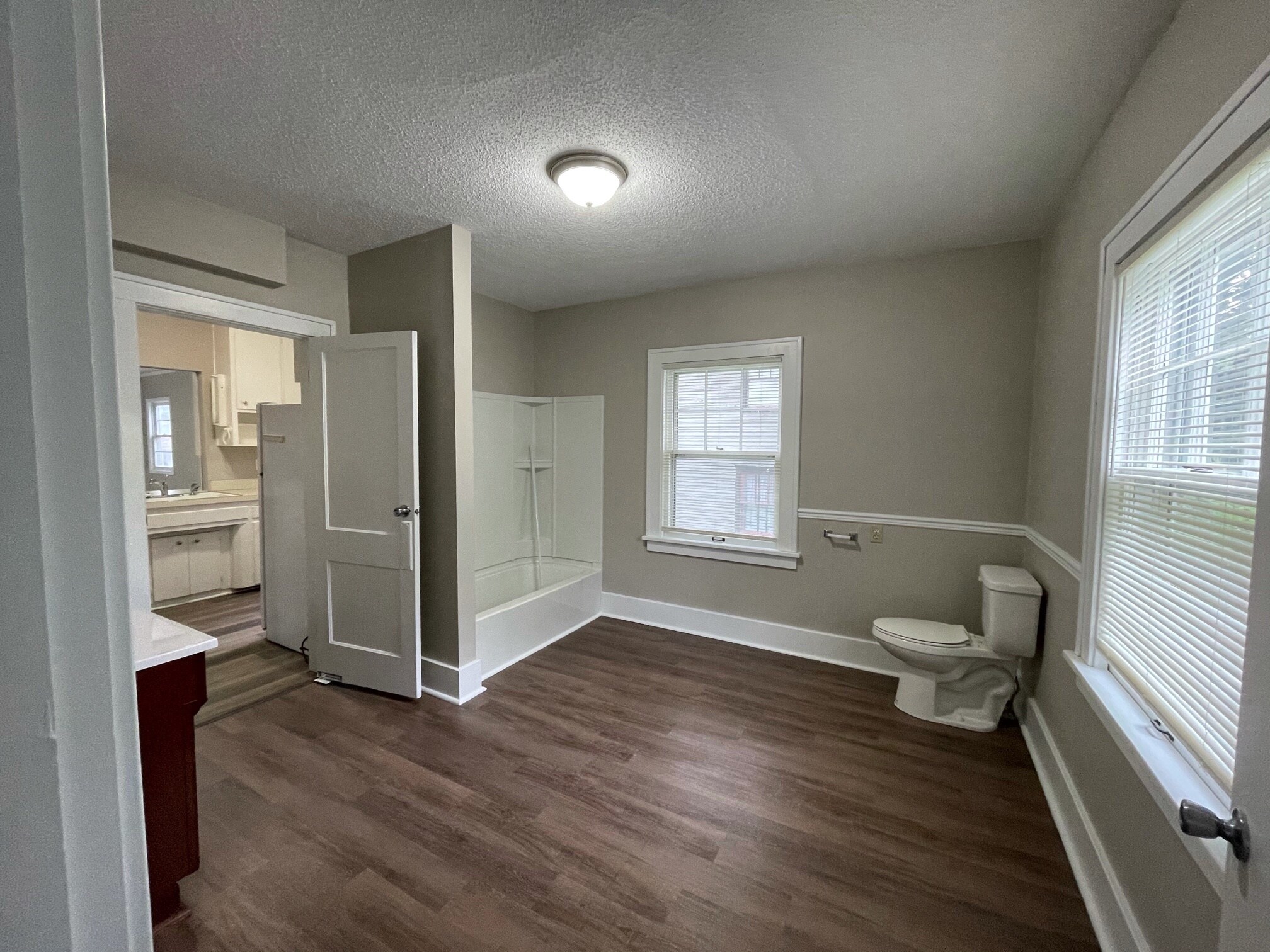 Building Photo - 2209 Iowa St