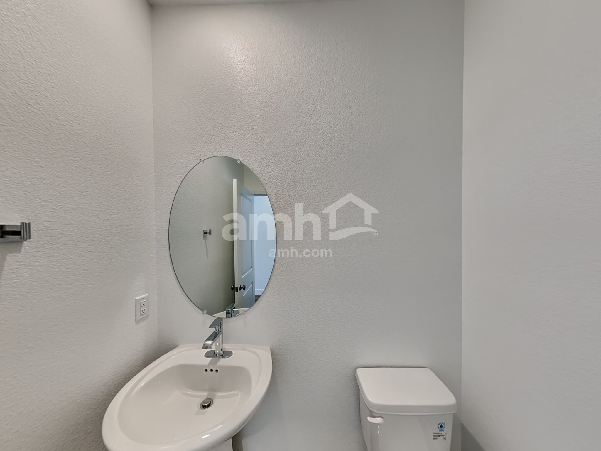 Building Photo - 11194 Magallanes St