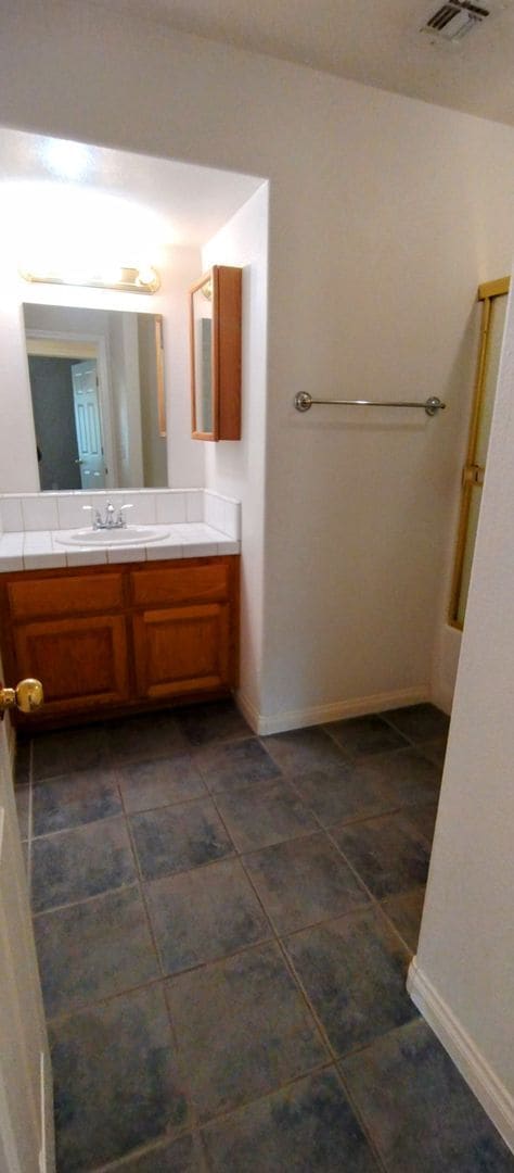 Building Photo - A 3 Bedroom 2 Bath Home in Indian Cover Ne...