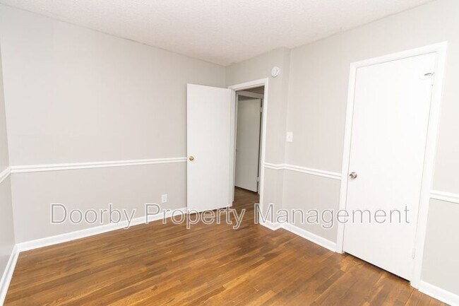 Building Photo - 4718 Hal Dr